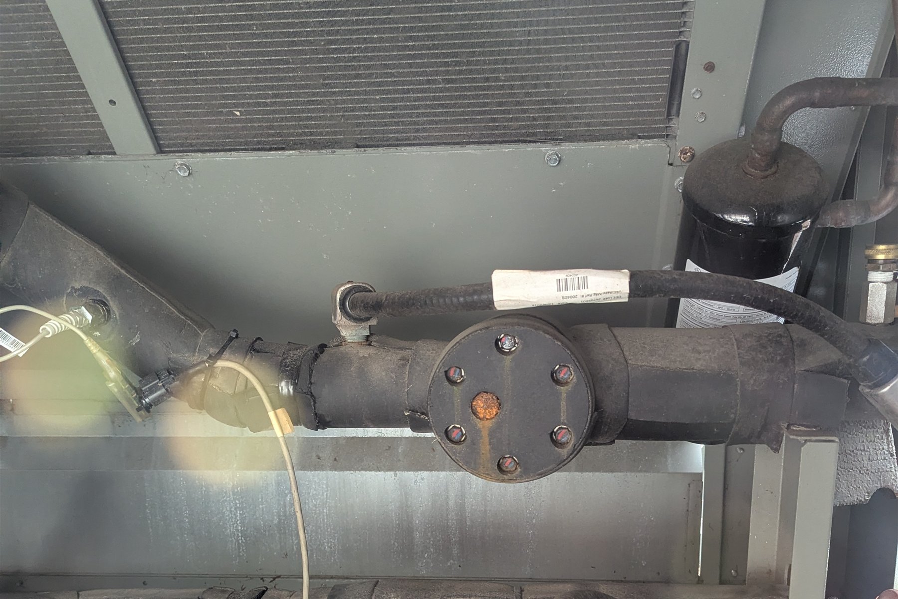 Refrigerant piping, insulated lines, and temperature instrumentation inside the Trane chiller